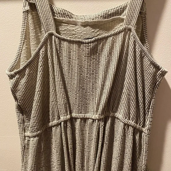 Wide leg jumpsuit/overalls - Picture 3 of 11